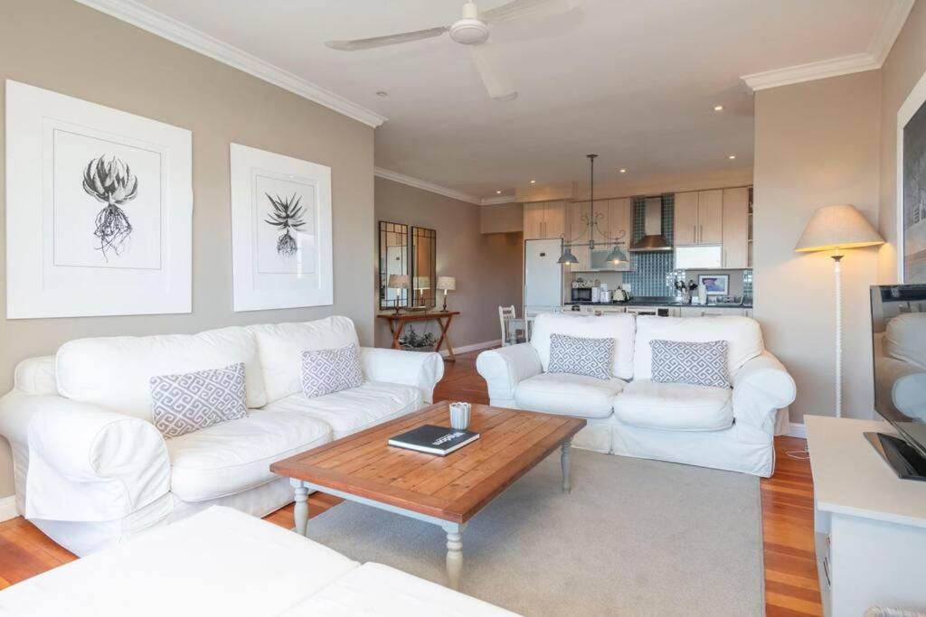 2 Bedroom With Amazing City Views *