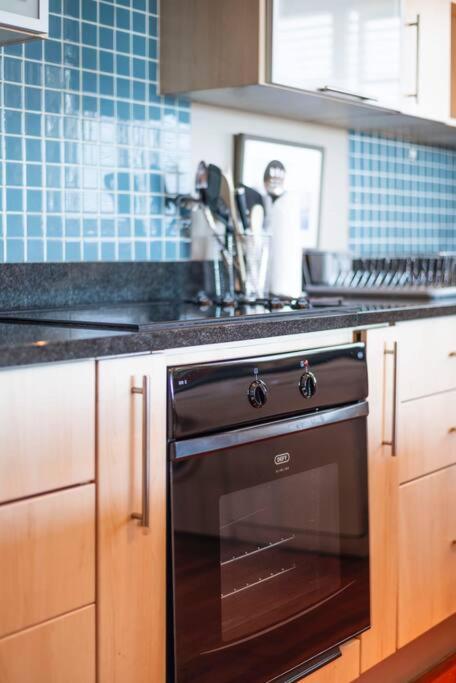 2 Bedroom With Amazing City Views * Cape Town