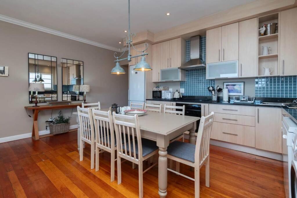 2 Bedroom With Amazing City Views *