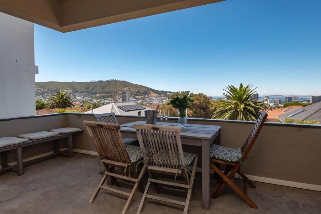 2 Bedroom With Amazing City Views Apartment *
